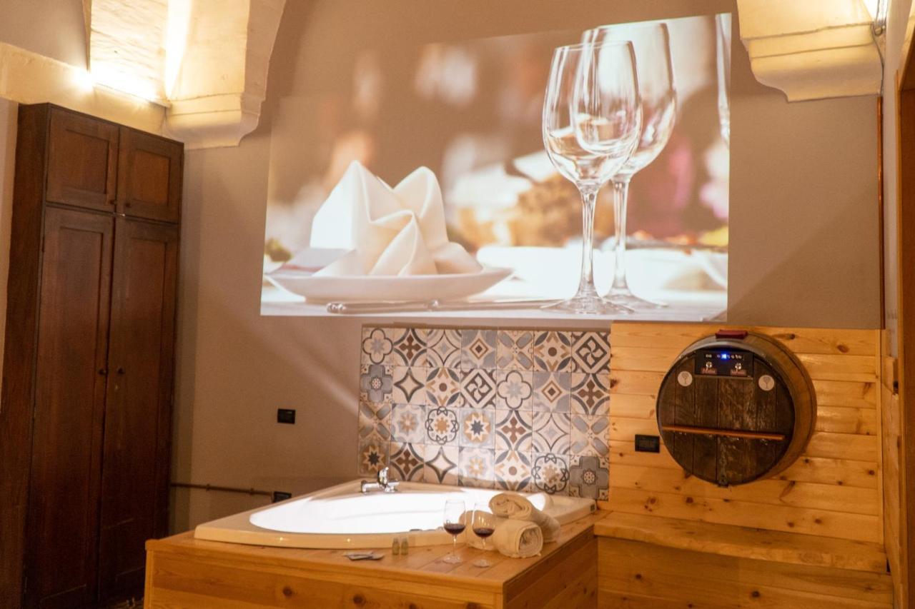 Wineexperience- Wine&Jacuzzi Suite Лечче Экстерьер фото