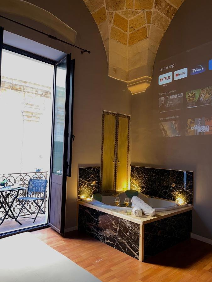 Wineexperience- Wine&Jacuzzi Suite Лечче Экстерьер фото