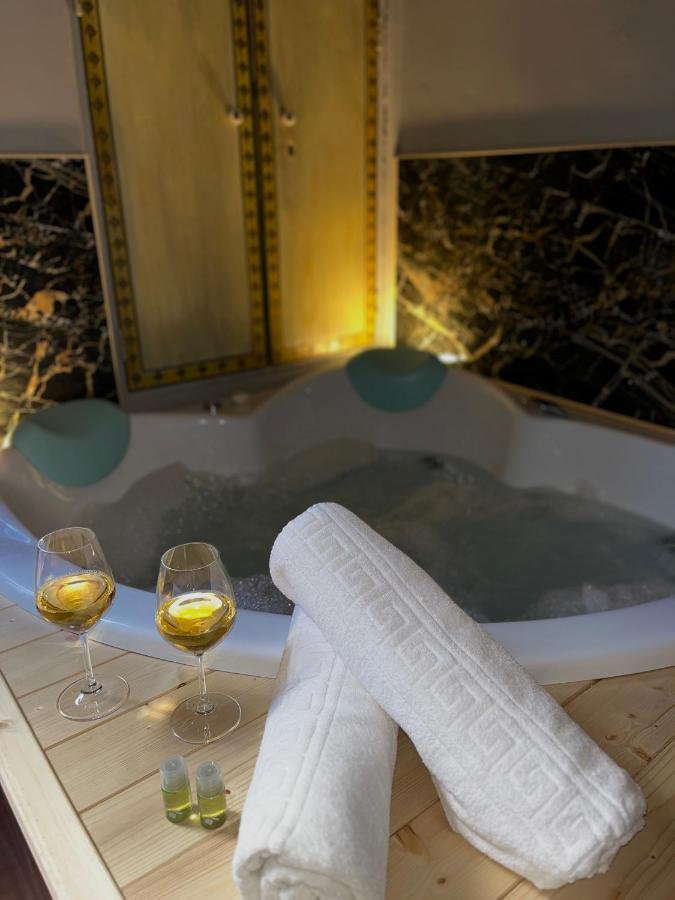 Wineexperience- Wine&Jacuzzi Suite Лечче Экстерьер фото