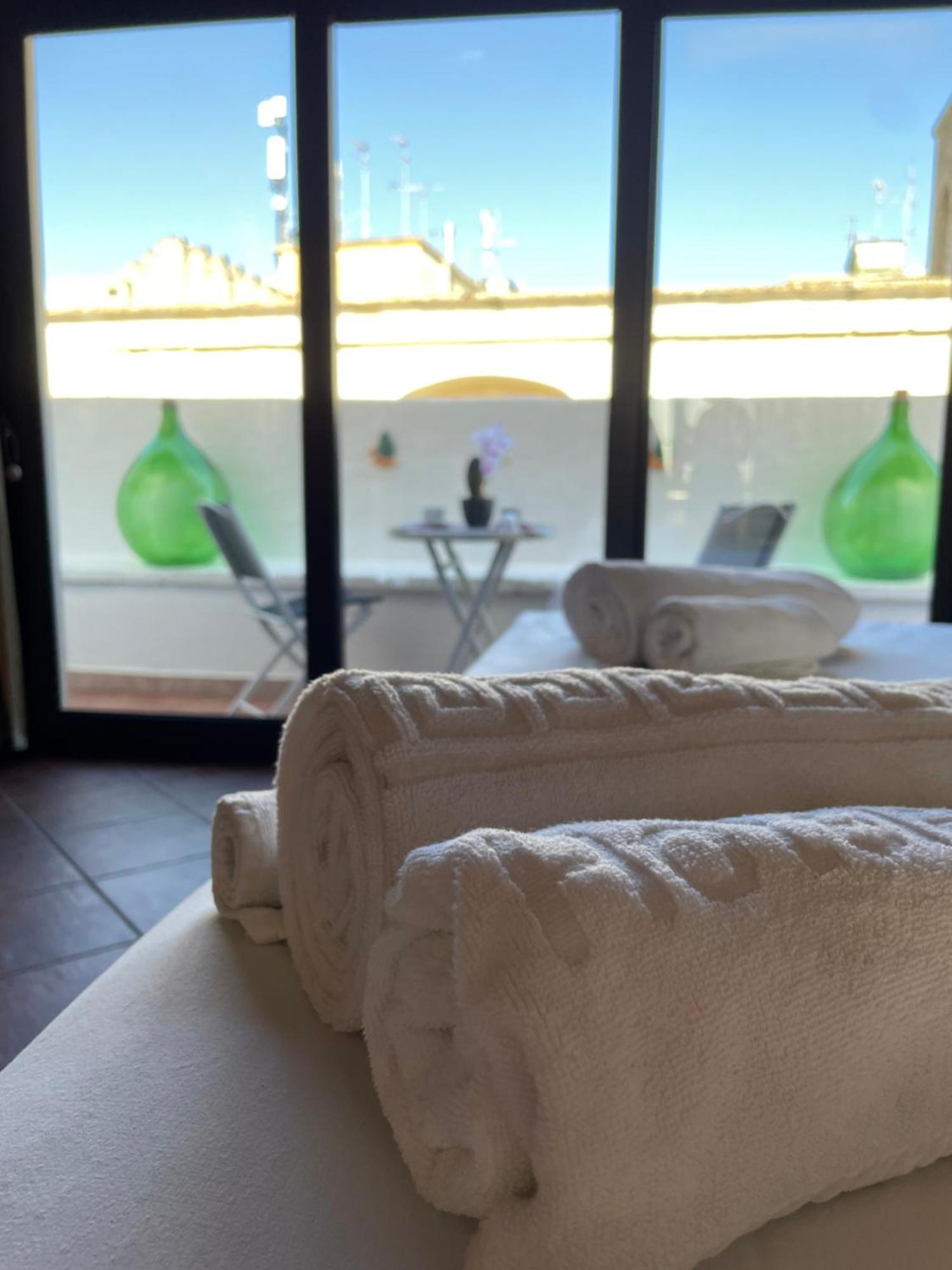 Wineexperience- Wine&Jacuzzi Suite Лечче Экстерьер фото